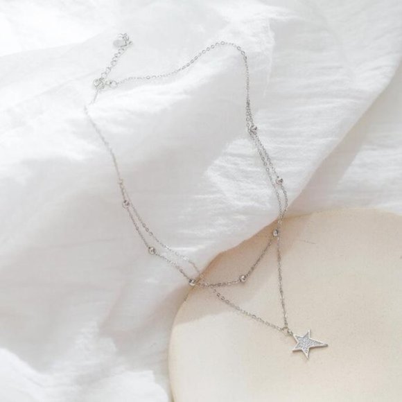NEW Silver Simple Cubic Zirconia Star Necklace - Picture 2 of 4